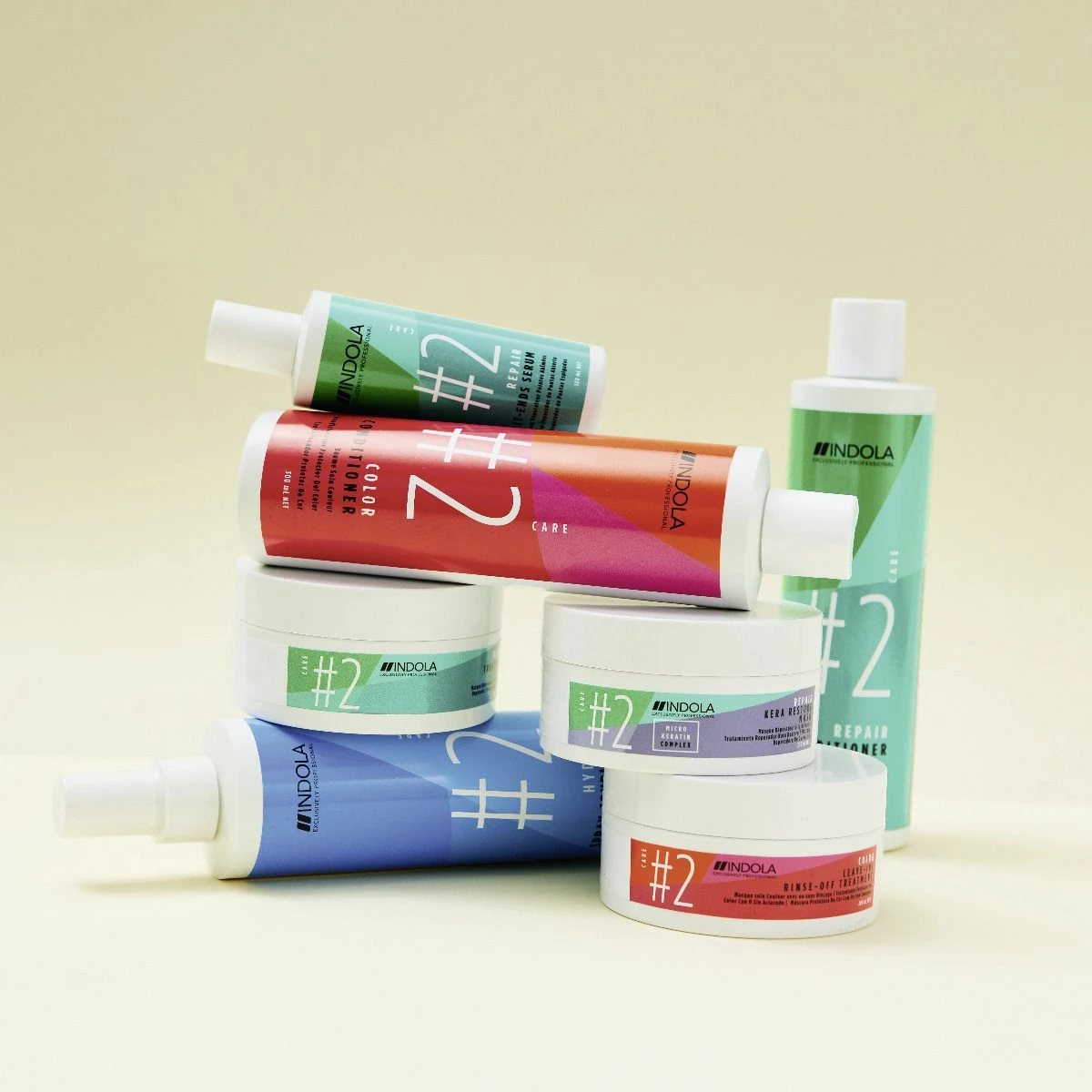 Indola Color Leave-in Treatment 200ml Indola Color Leave-in Treatment 200ml -Winkel Voor Haarverzorgingsproducten 21 04 22 otc re stage flatlays 0209 q highres rgb min 1 2