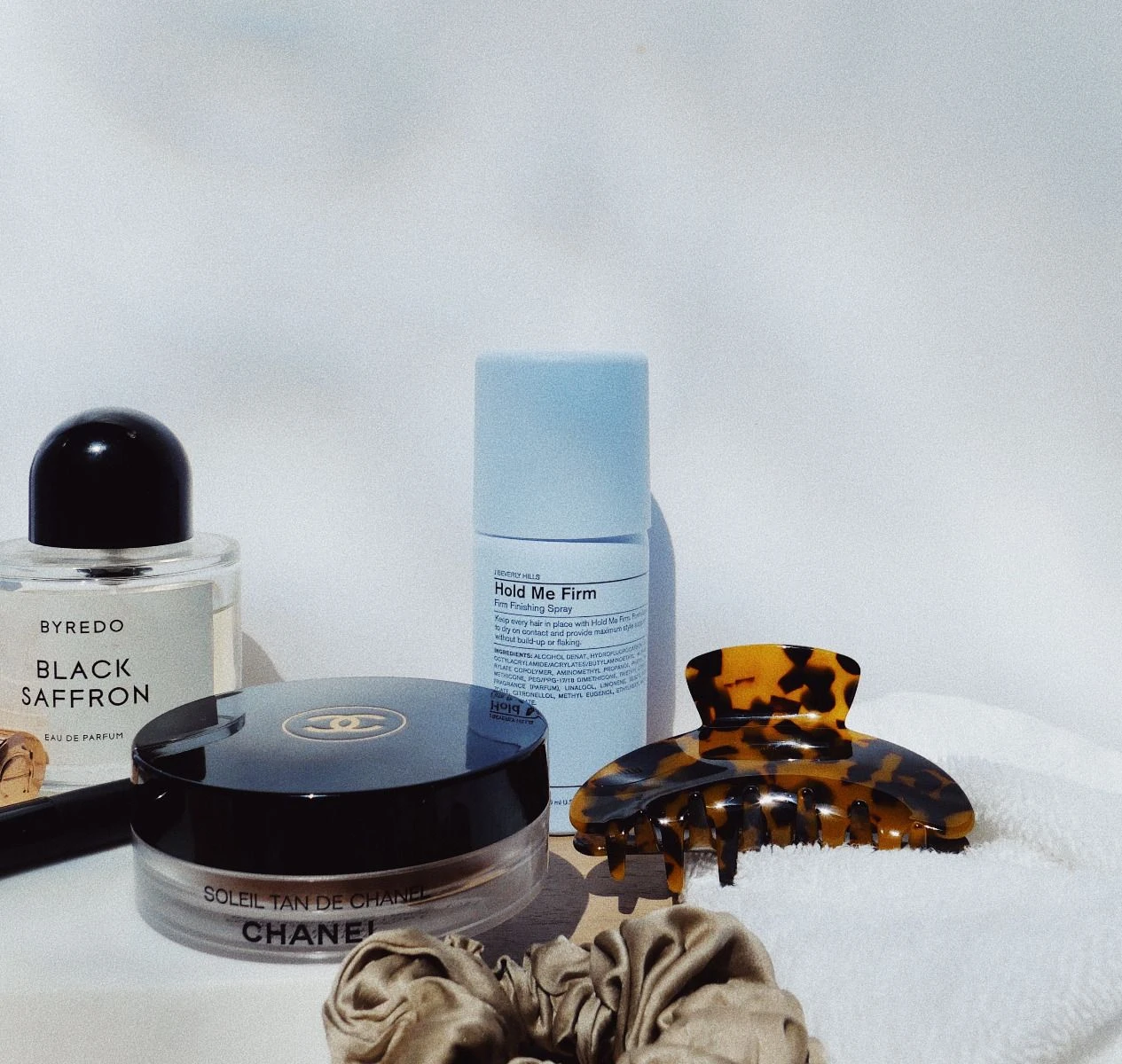 J Beverly Hills BLUE Hold Me Firm 100ml J Beverly Hills BLUE Hold Me Firm 100ml -Winkel Voor Haarverzorgingsproducten 644216014736 holdmefirm 90ml