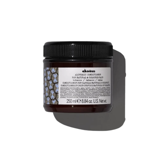 Davines Alchemic Conditioner Tobacco 250ml Davines Alchemic Conditioner Tobacco 250ml -Winkel Voor Haarverzorgingsproducten alchemic conditioner tobacco 250ml removebg preview