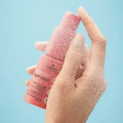 Schwarzkopf OSiS+ Soft Dust Soft Volume Powder 10gr 2 Schwarzkopf OSiS+ Soft Dust Soft Volume Powder 10gr -Winkel Voor Haarverzorgingsproducten osis volume body flatlay soft dust pdp 2000x2000 highres rgb