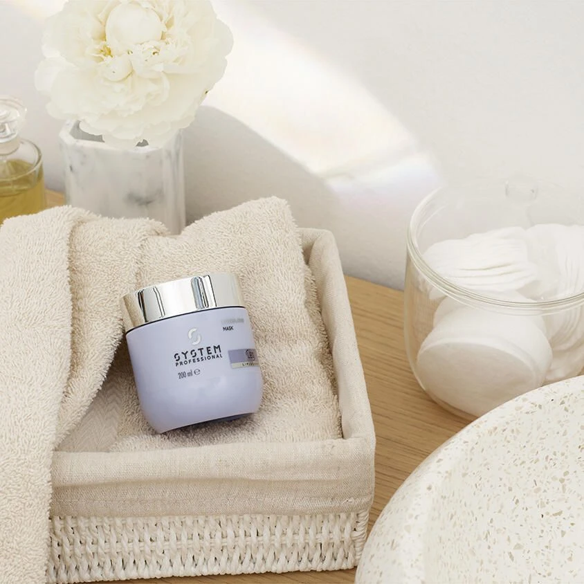 System Professional LuxeBlond Mask 200ml System Professional LuxeBlond Mask 200ml -Winkel Voor Haarverzorgingsproducten system professional luxeblond mask lifestyle 3